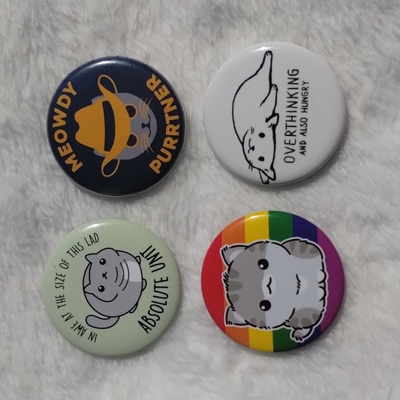 Hot Topic Accessories - Hot Topic Button Pins Cats